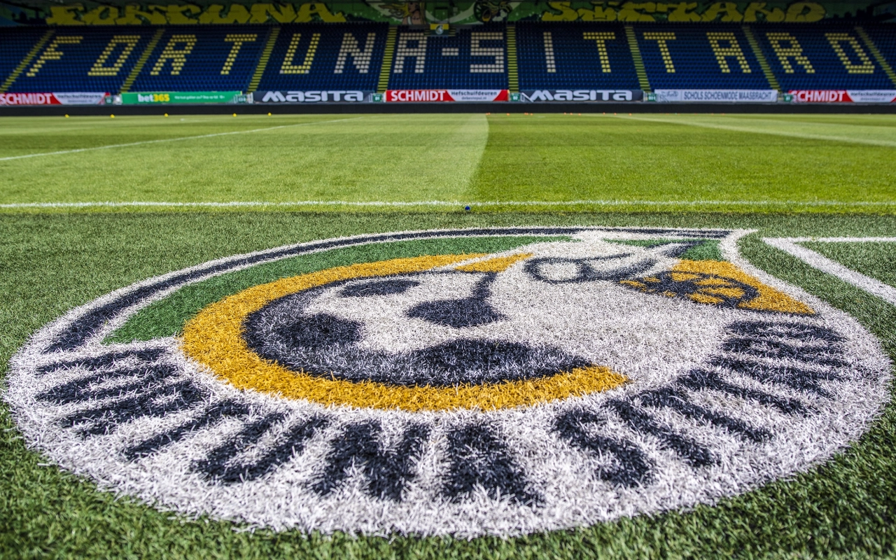 Grasmeester Erwin Beltman blijft twee seizoenen aan de club verbonden