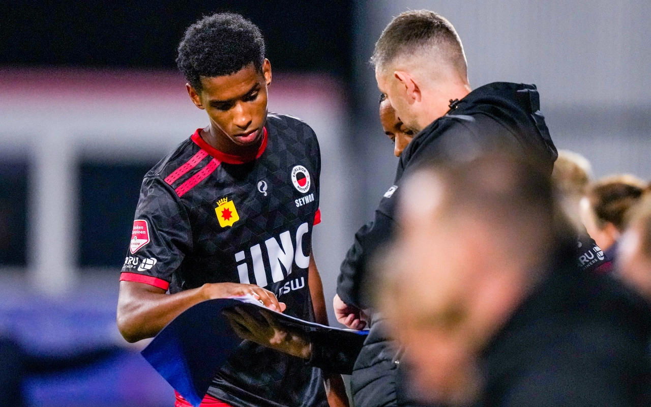 VVV-Venlo versterkt defensie met Excelsior-huurling Serano Seymor