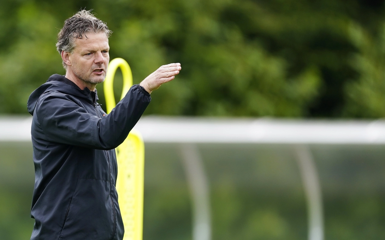VVV-Venlo stelt Peter Uneken aan als nieuwe hoofdtrainer